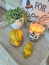 Load image into Gallery viewer, Beeswax Pumpkin Skull Candle