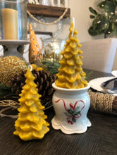 Load image into Gallery viewer, Beeswax Pine Tree Candle ( medium size )