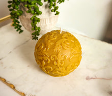 Load image into Gallery viewer, Beeswax Rustic Fern Ball Candle