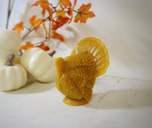Load image into Gallery viewer, Beeswax Turkey candle (thanksgiving home decor)