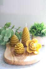 Load image into Gallery viewer, Beeswax Floating Rose Candle