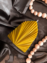 Load image into Gallery viewer, Beeswax Coral Shell Pillar Candle