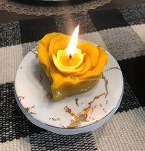 Load image into Gallery viewer, Beeswax Floating Rose Heart Candle