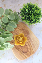 Load image into Gallery viewer, Beeswax Floating Rose Candle