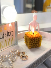 Load image into Gallery viewer, Beeswax Honeycomb Cube Candle