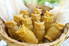 Load image into Gallery viewer, Beeswax Owl Candle