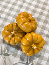 Load image into Gallery viewer, Beeswax Pumpkin Candle
